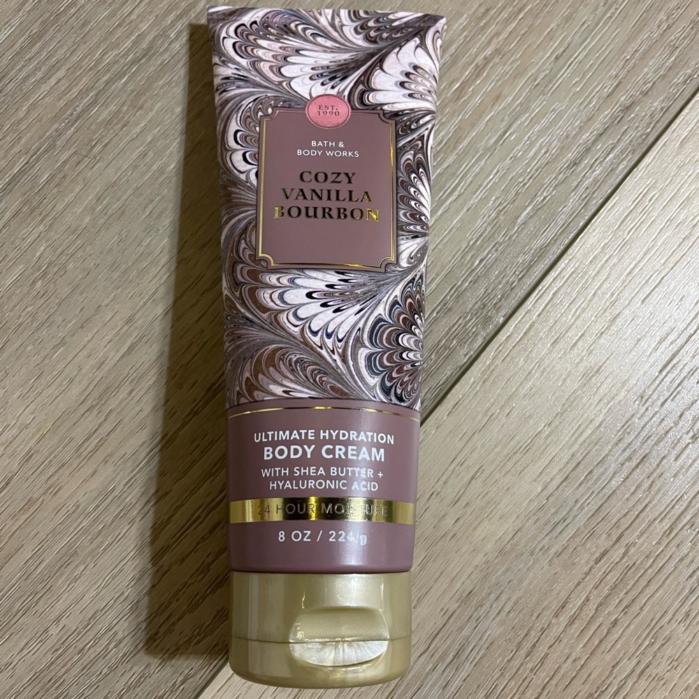 Bath and Body Works Cozy Vanilla Bourbon Body Cream, 8 oz
